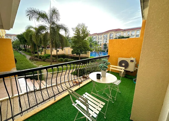 Apartment Jenz Poolside Condotels *