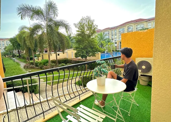Jenz Poolside Condotels Apartment *