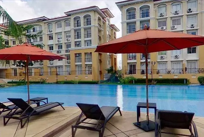 Apartment Jenz Poolside Condotels